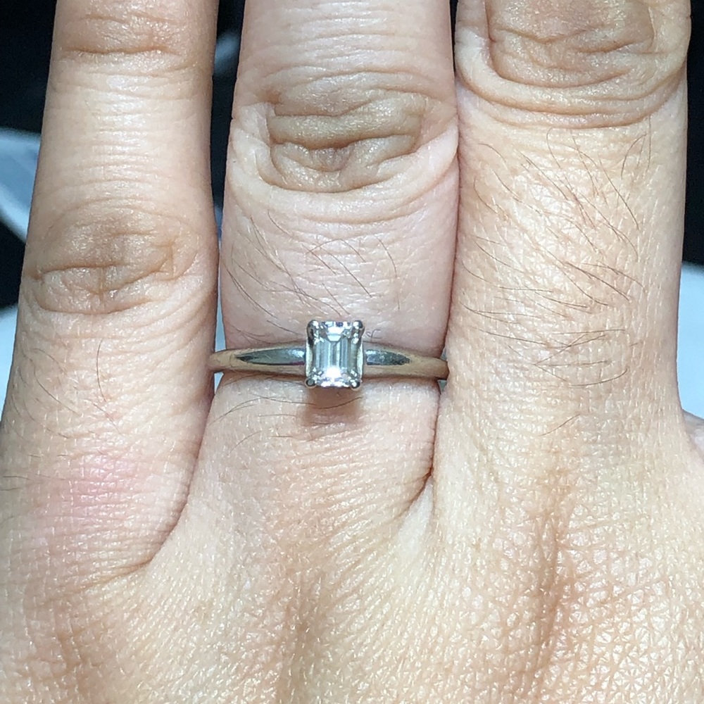 ❤️SOLD 18k white gold emerald ring size 5.5